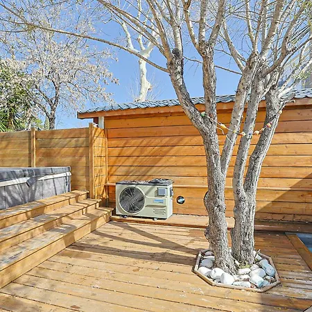 Maison Avec Piscine Chauffee Et Jacuzzi Proche Des Plages Βίλα *