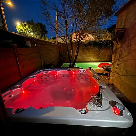 빌라 Maison Avec Piscine Chauffee Et Jacuzzi Proche Des Plages 툴롱